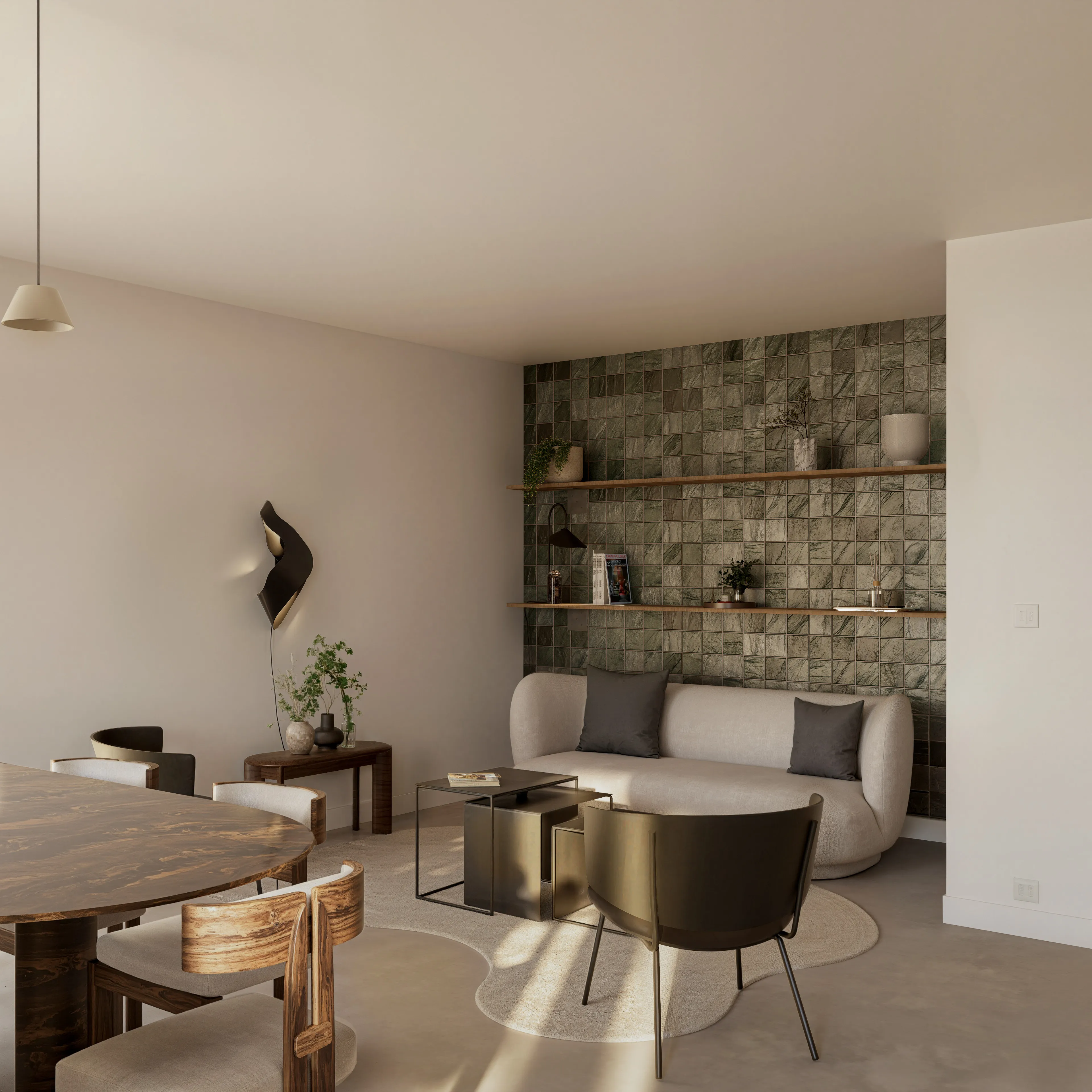 Salon baigné de lumière, mur de céramique verte et mobilier bas en arrière-plan